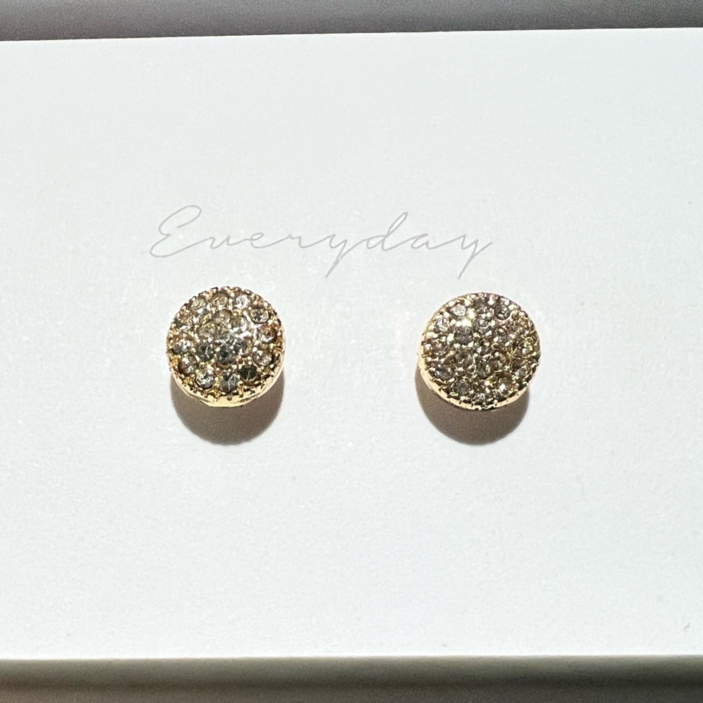 Kevia five piece earring stud set in purple. NWT
